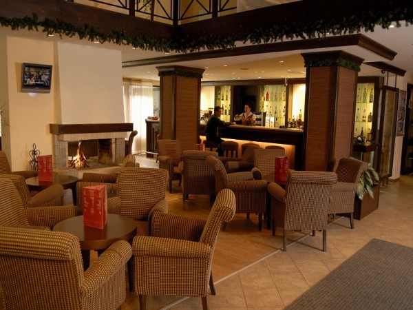 Lobby bar